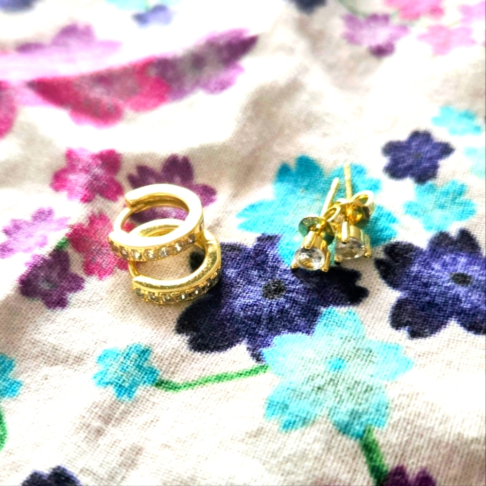 gold earing set - Picture 2 of 5